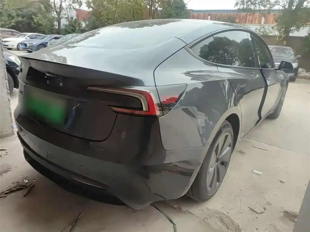Tesla Model 3 — фото 6