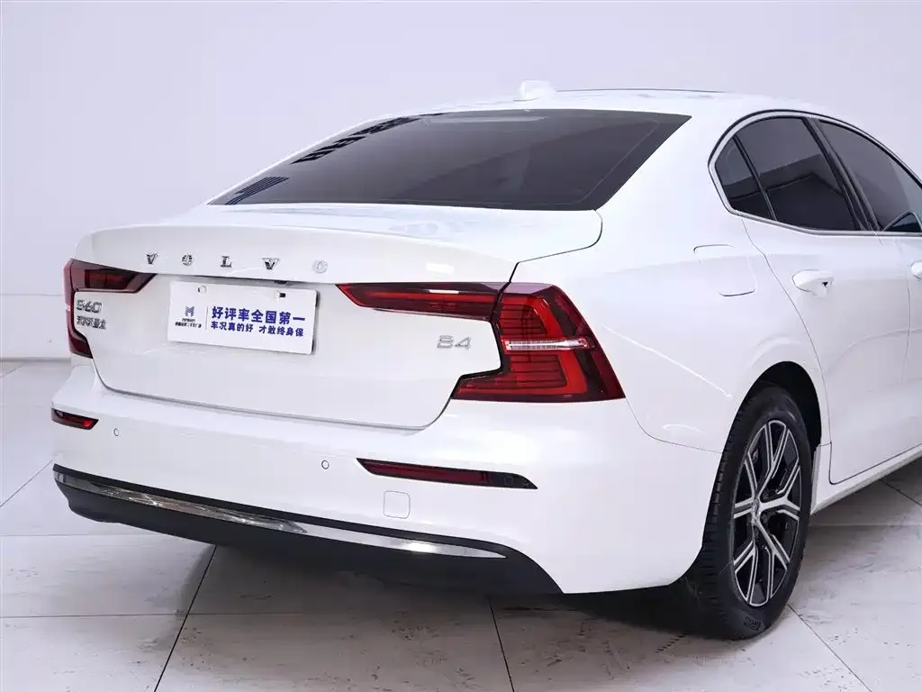 Volvo S60 — фото 10