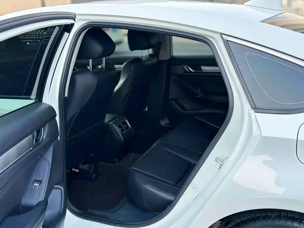 Honda Accord — фото 4