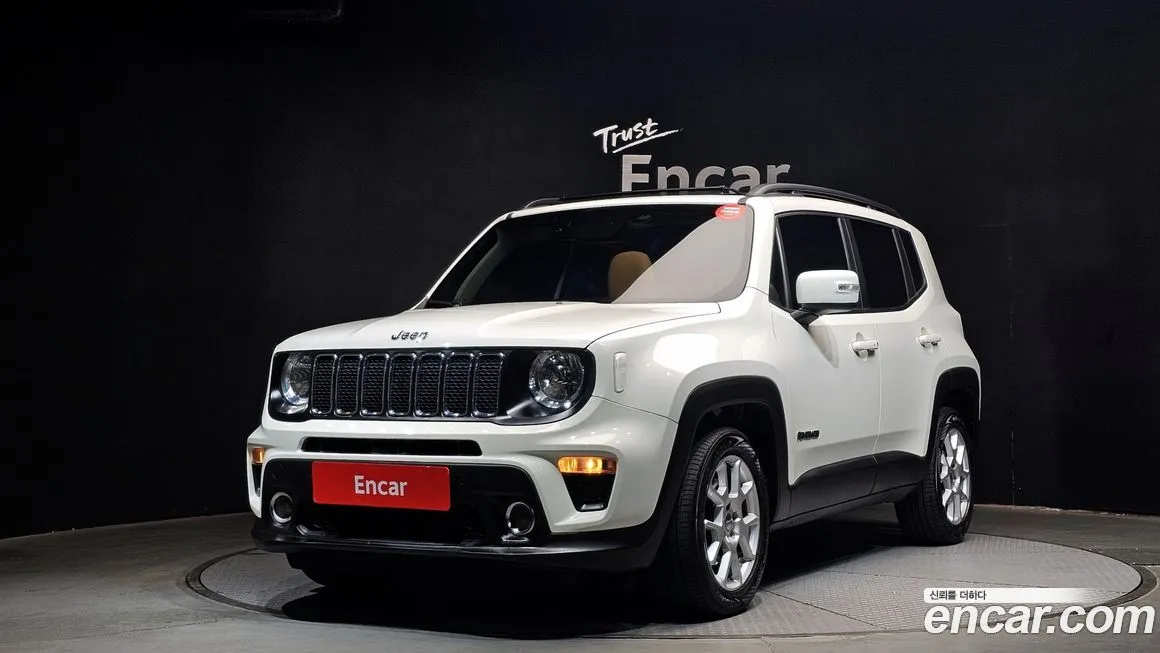 Jeep Renegade — фото 1
