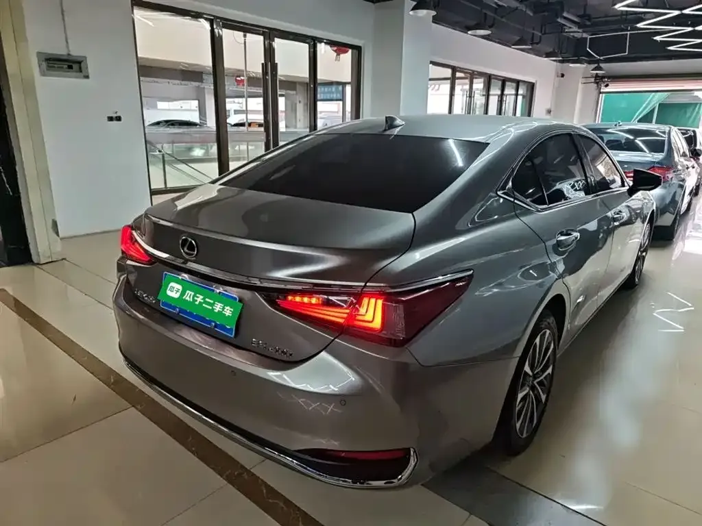 Lexus ES — фото 5