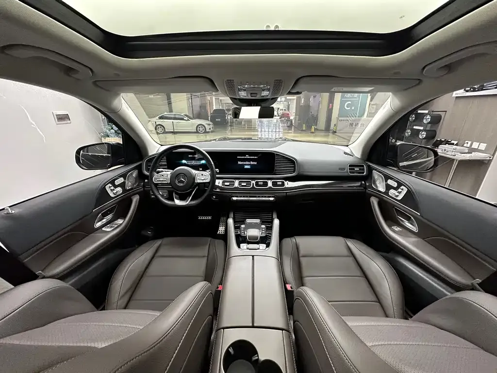Mercedes-Benz GLS — фото 10