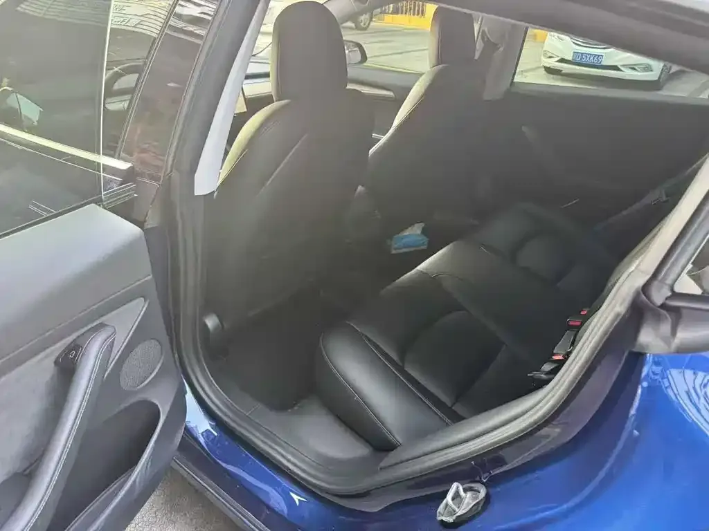 Tesla Model 3 — фото 3