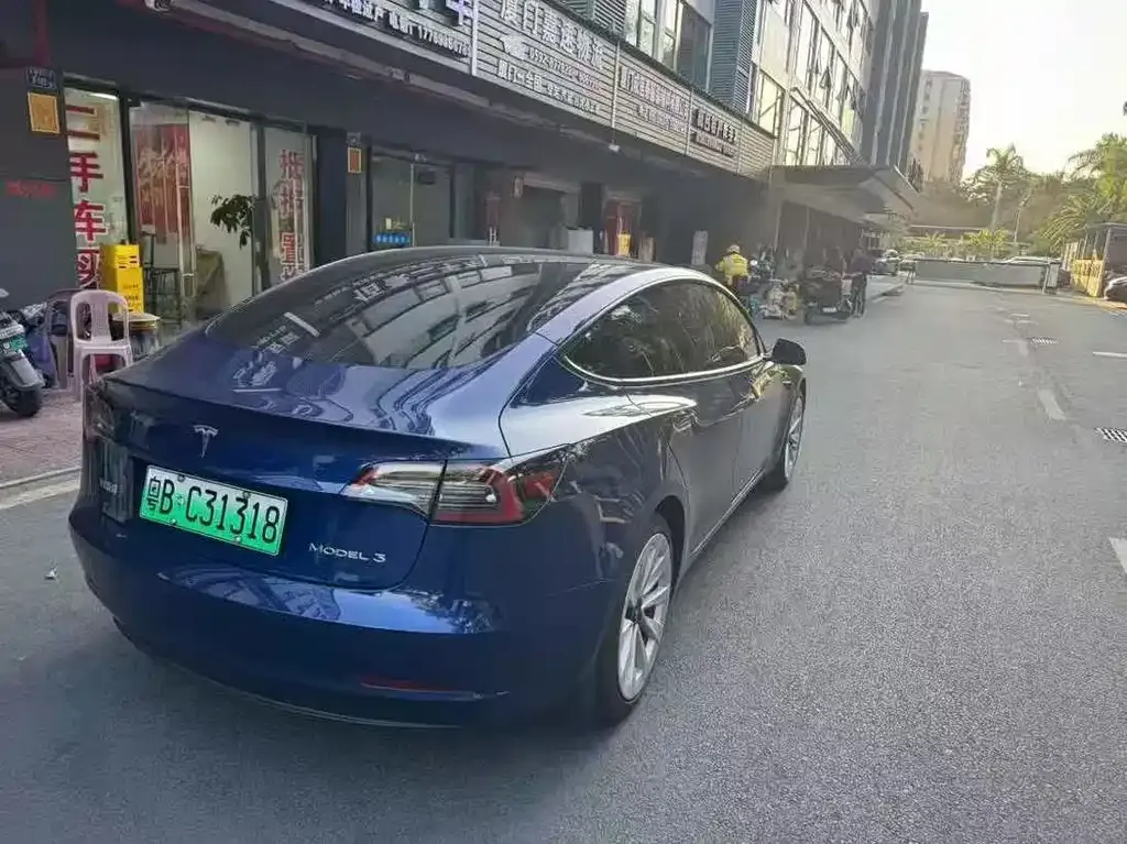 Tesla Model 3 — фото 8