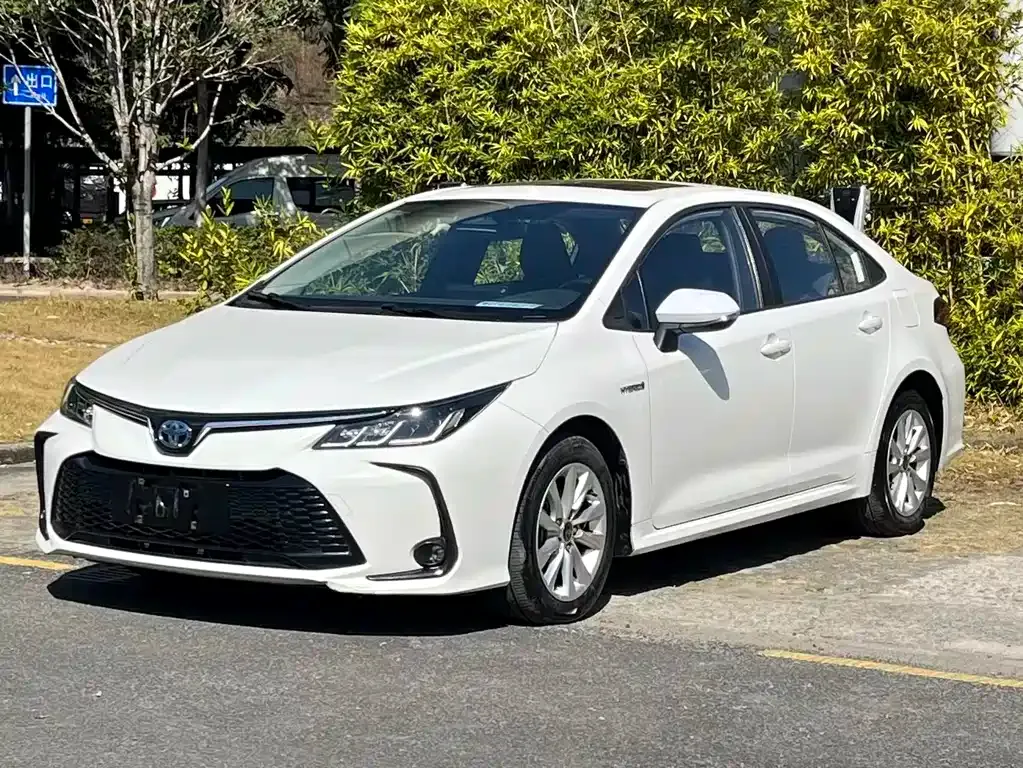 Toyota Corolla — фото 1
