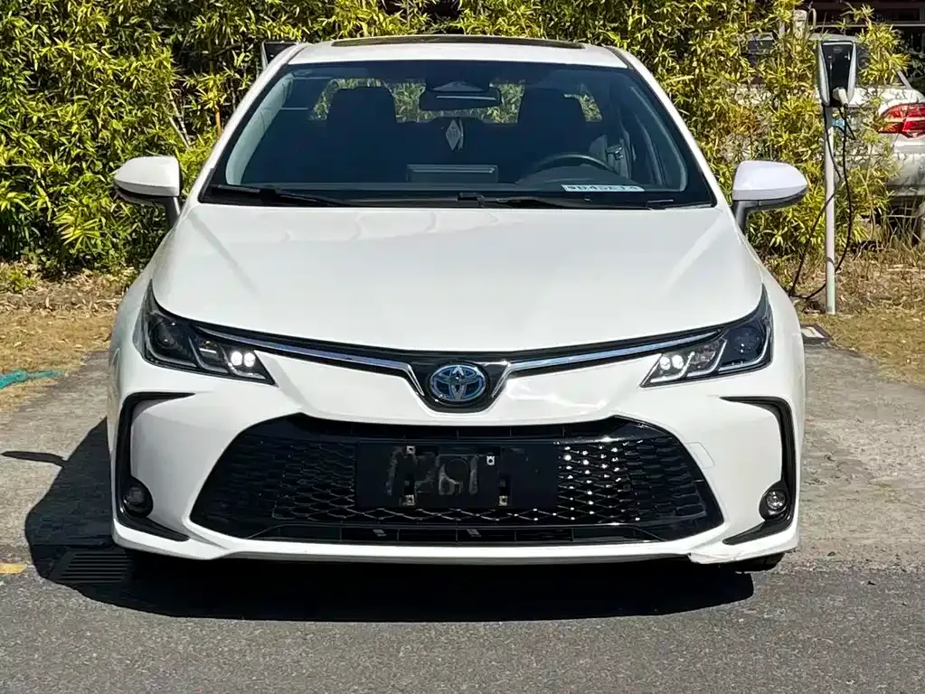 Toyota Corolla — фото 10