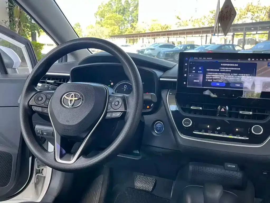 Toyota Corolla — фото 3