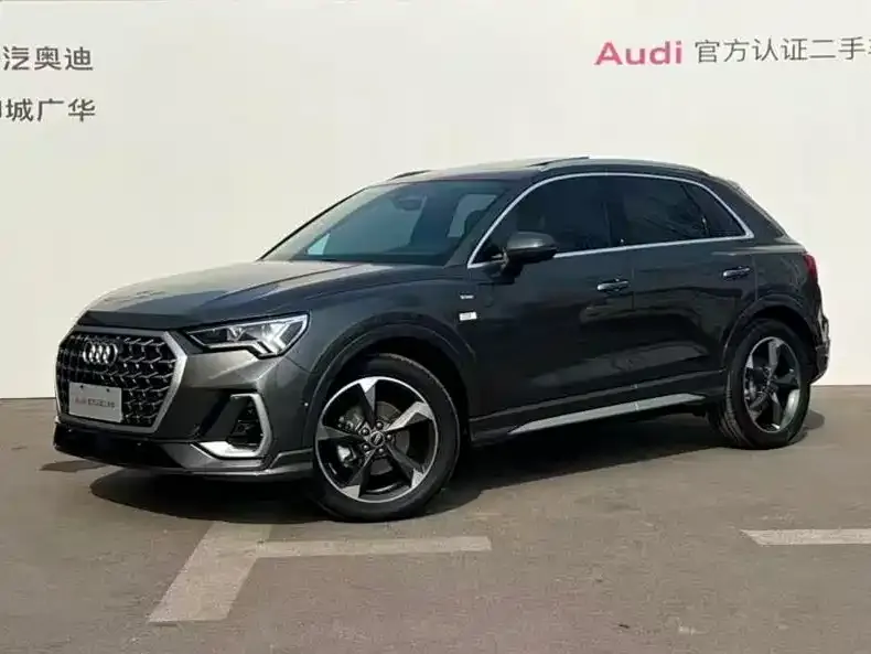 Audi Q3 — фото 1