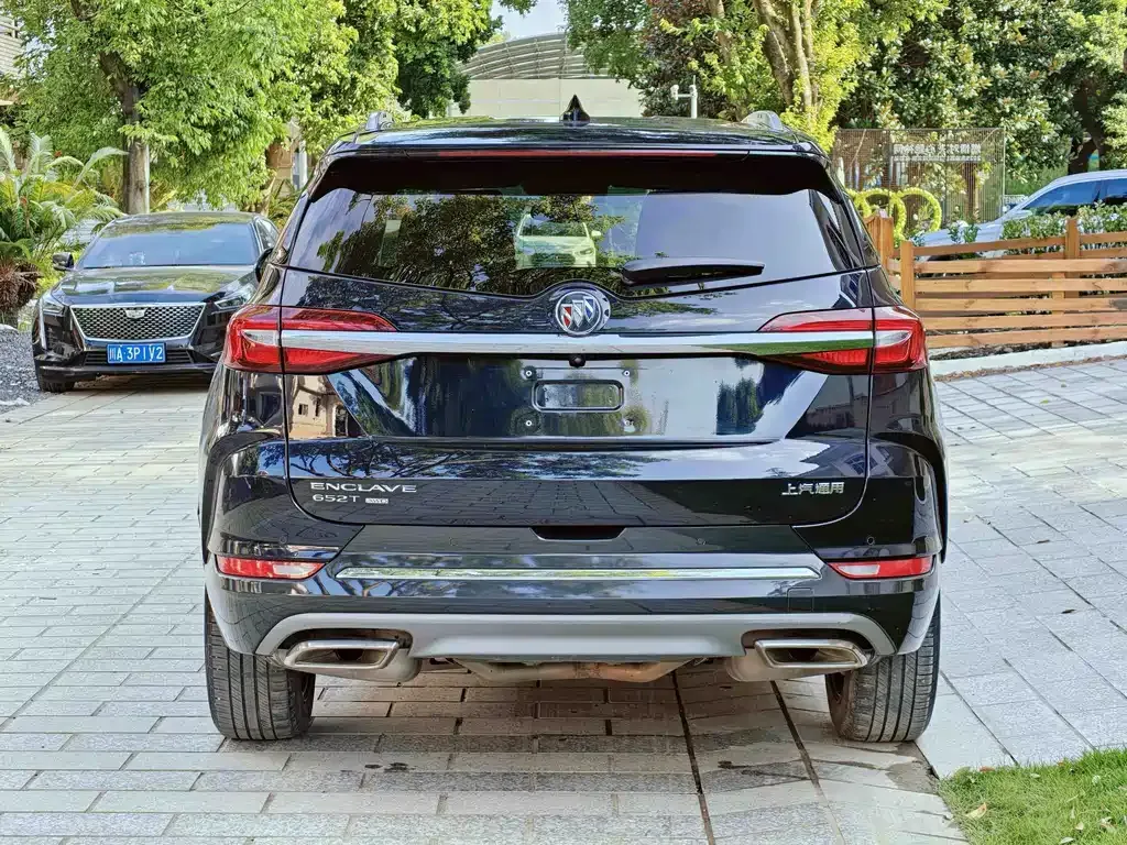 Buick Enclave — фото 9