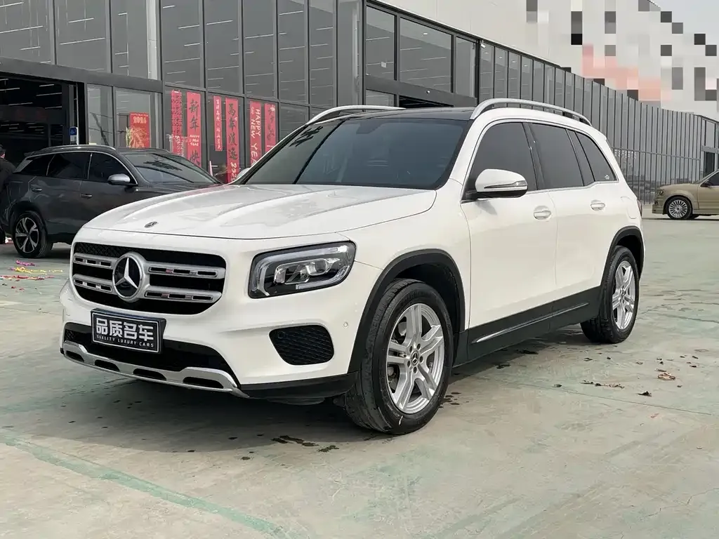 Mercedes-Benz GLB — фото 1