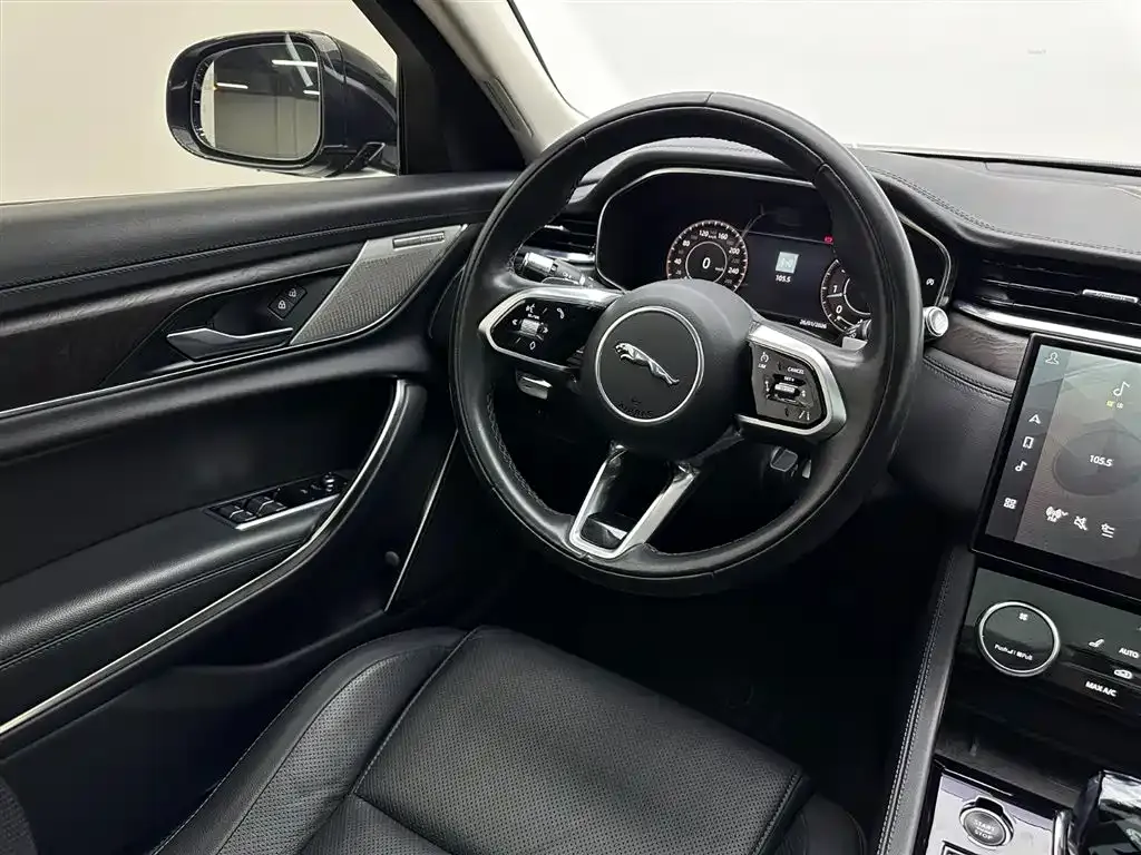 Jaguar XFL — фото 10