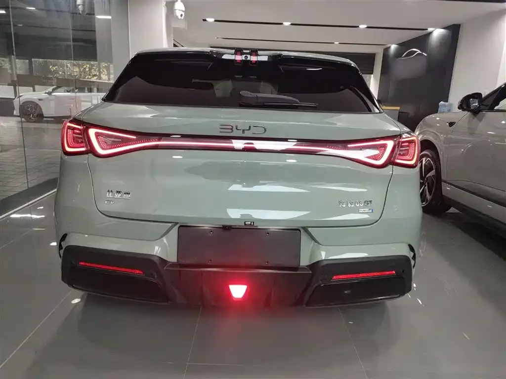 BYD Seal 06GT — фото 3