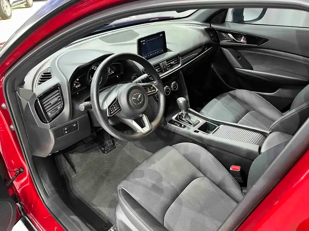 Mazda CX-4 — фото 10