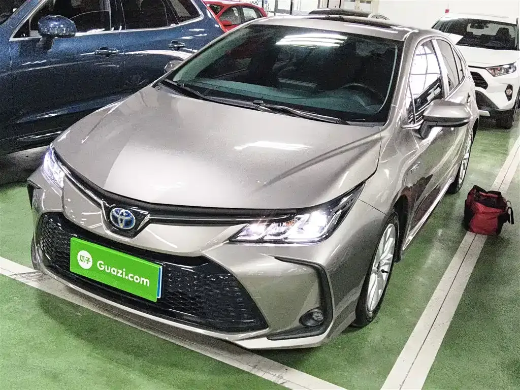 Toyota Corolla — фото 1