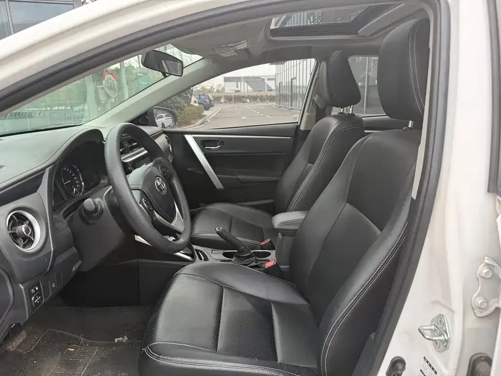Toyota Corolla Hybrid — фото 8