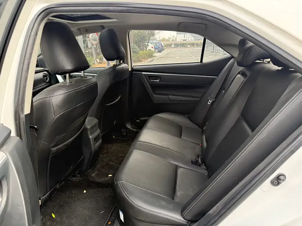 Toyota Corolla Hybrid — фото 6