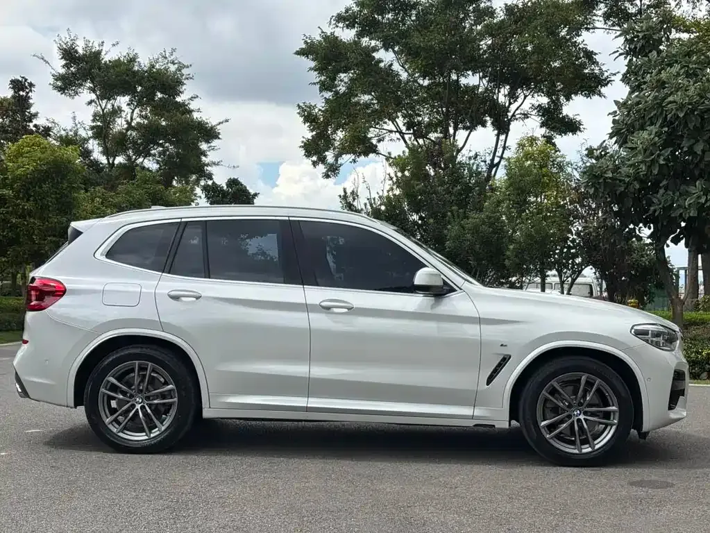BMW X3 — фото 9