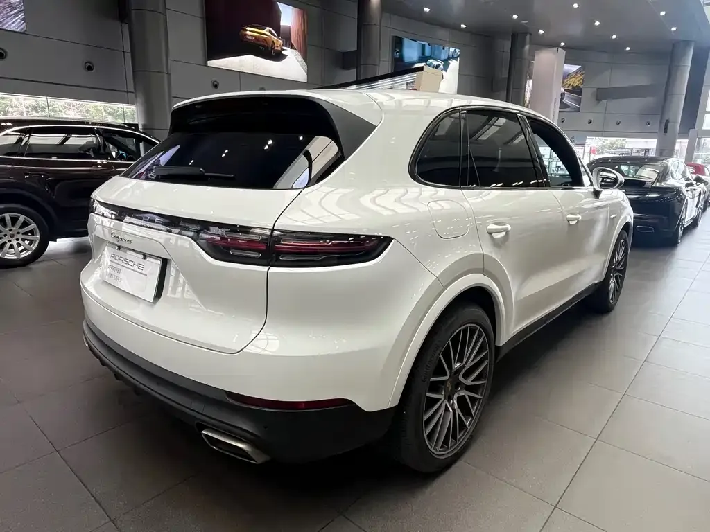 Porsche Cayenne Hybrid — фото 7
