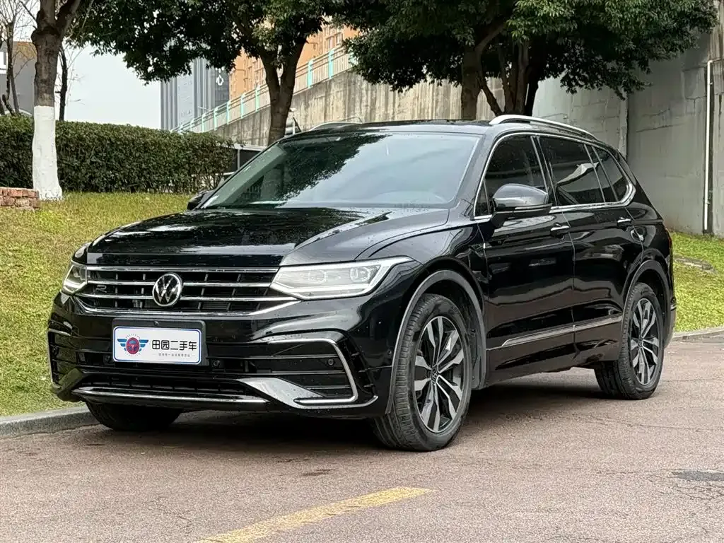 Volkswagen Tiguan L — фото 1