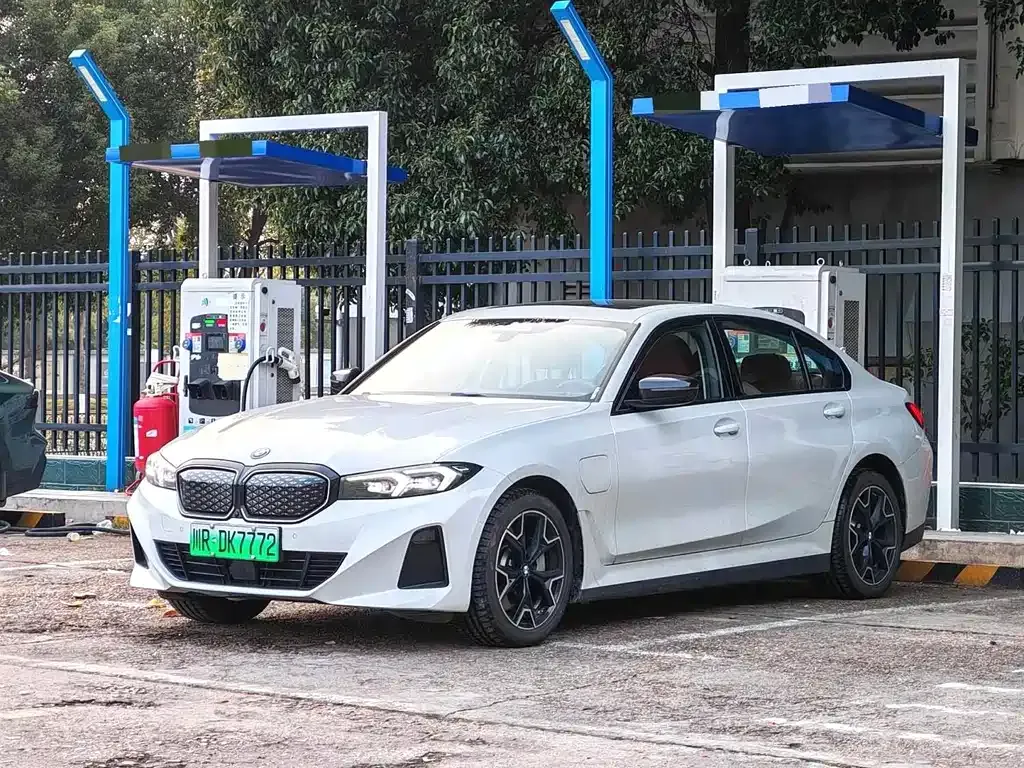 BMW i3 — фото 1