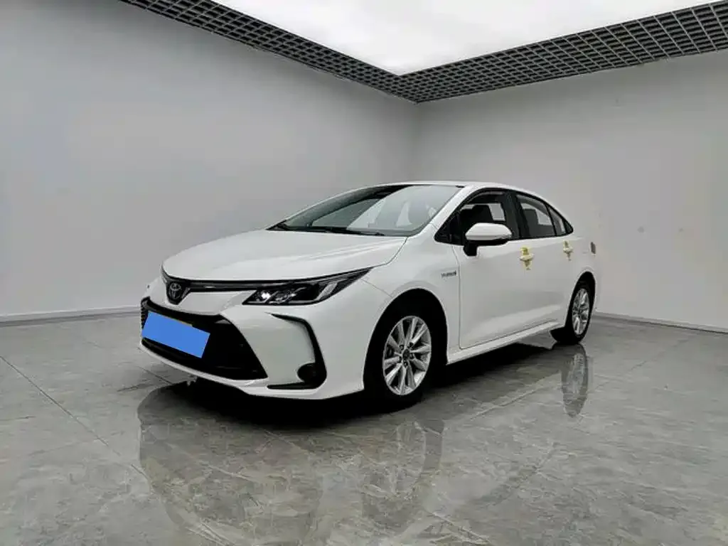 Toyota Corolla — фото 1