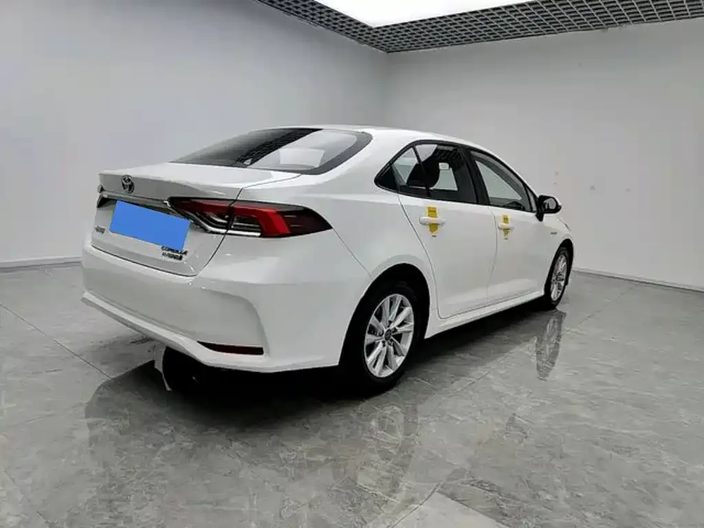Toyota Corolla — фото 6