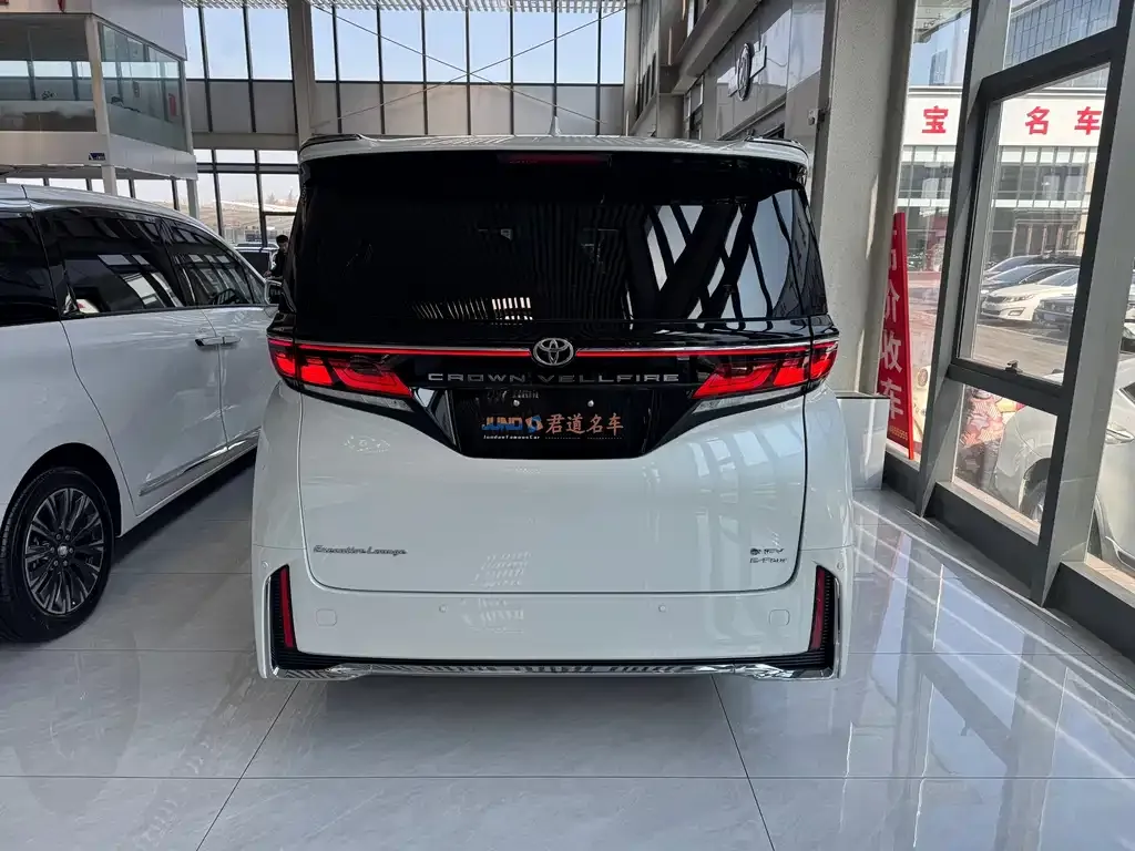 Toyota Vellfire — фото 3