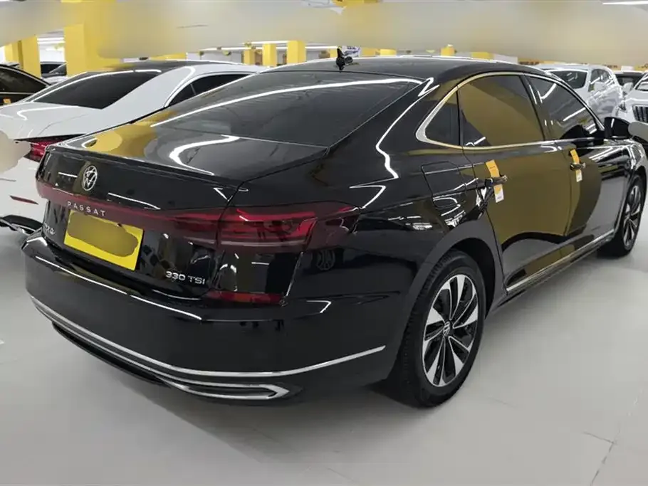 Volkswagen Passat — фото 2
