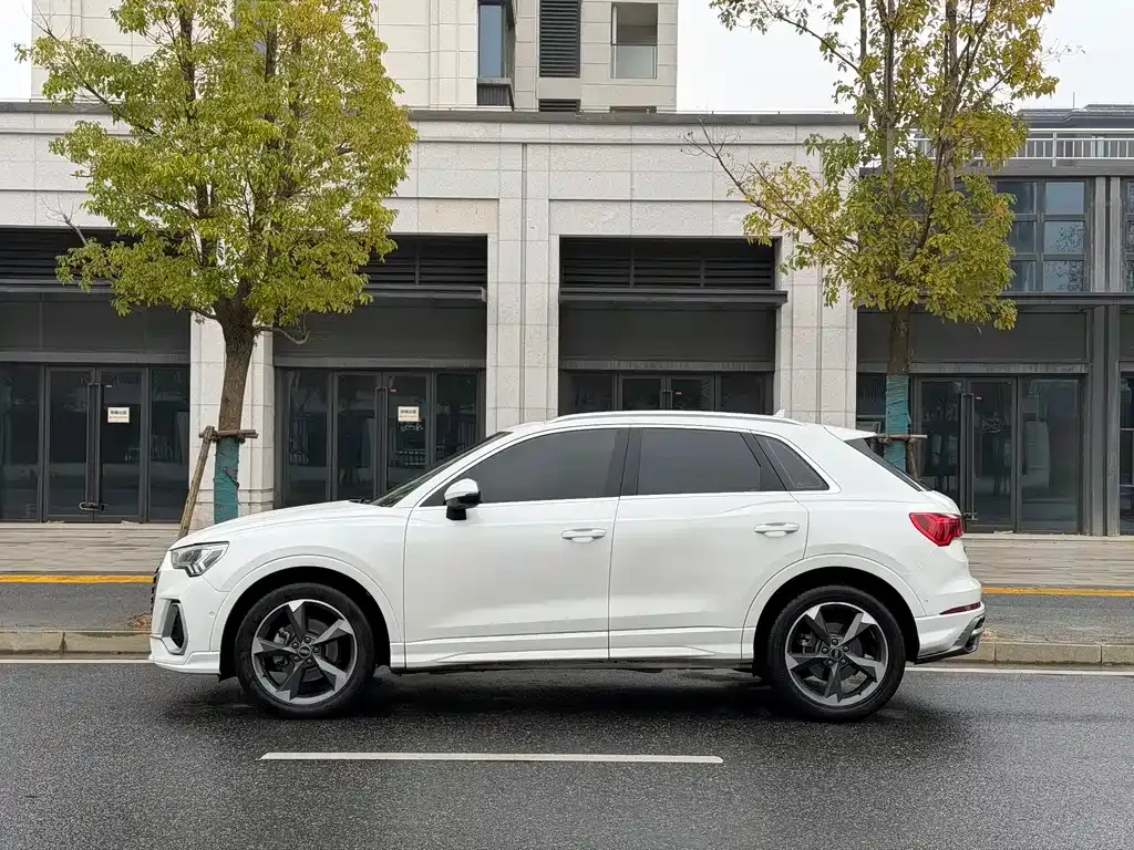 Audi Q3 — фото 8