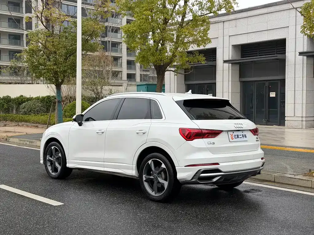 Audi Q3 — фото 9