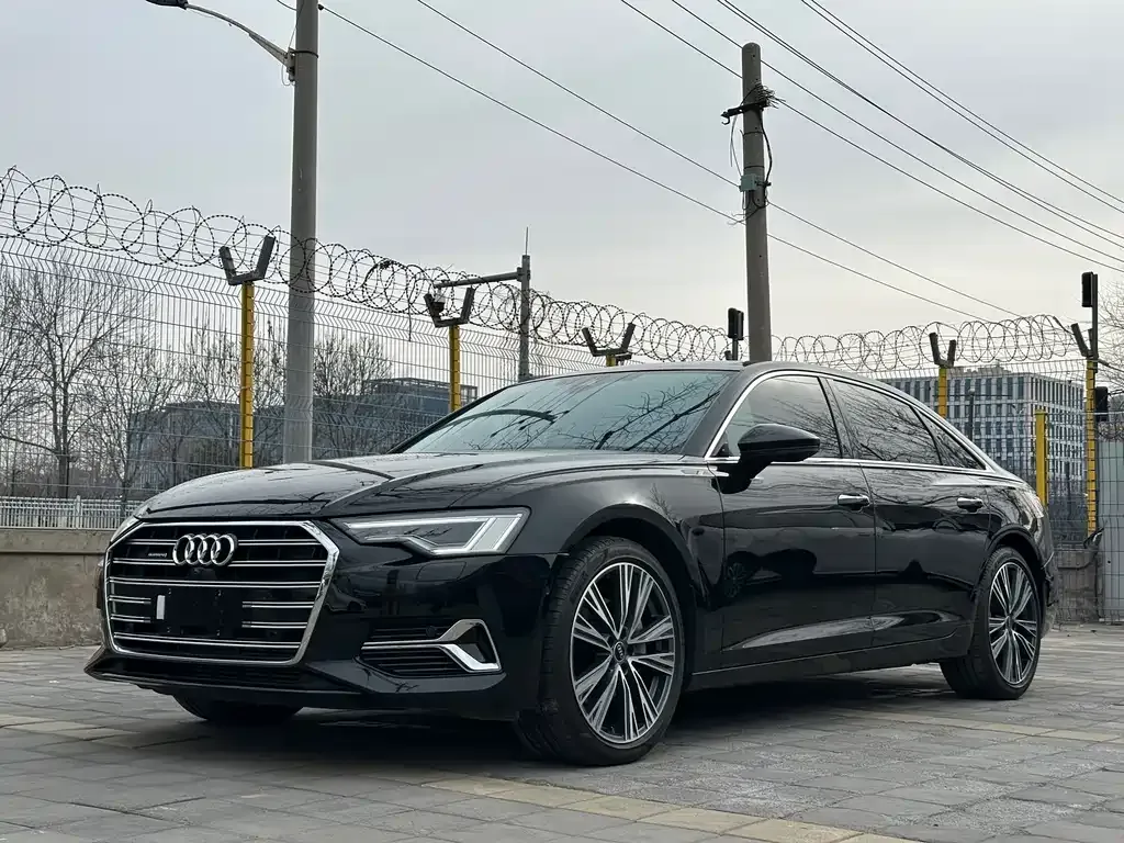Audi A6L — фото 1