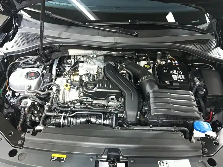 Volkswagen Tiguan L — фото 10