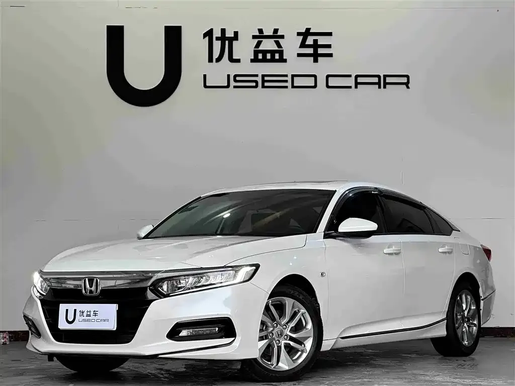 Honda Accord — фото 1