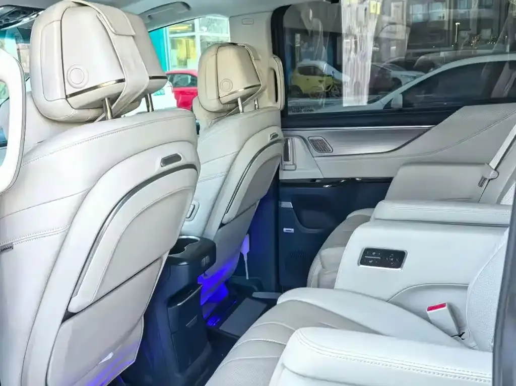Buick GL8 Hybrid — фото 3