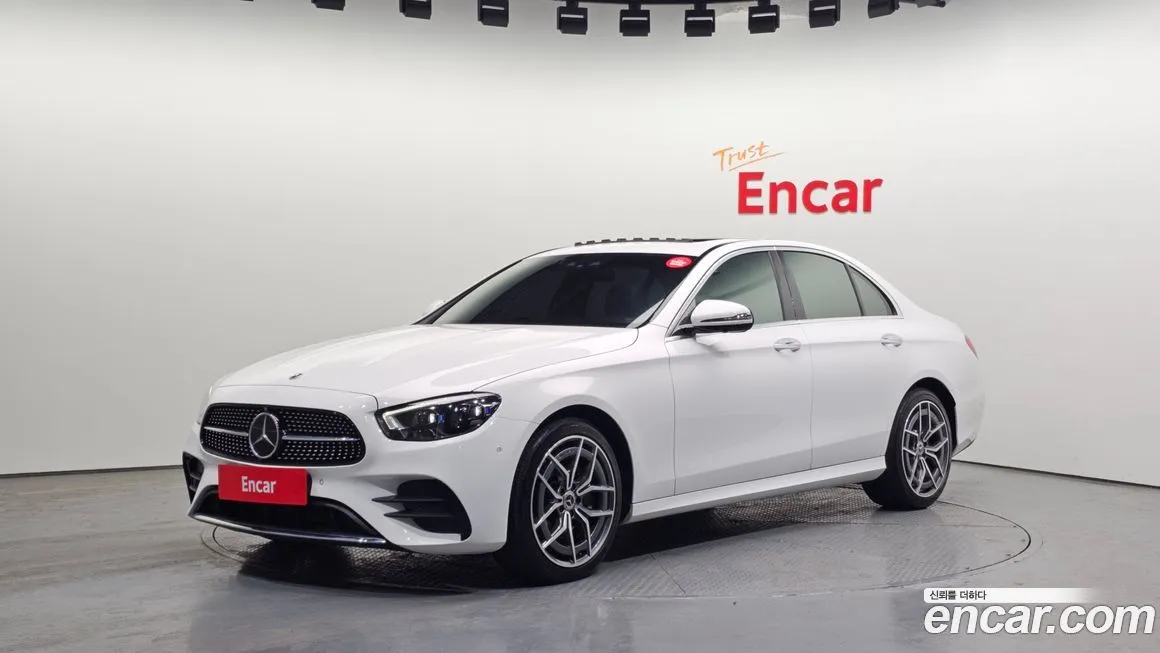 Mercedes-Benz E-Class — фото 1