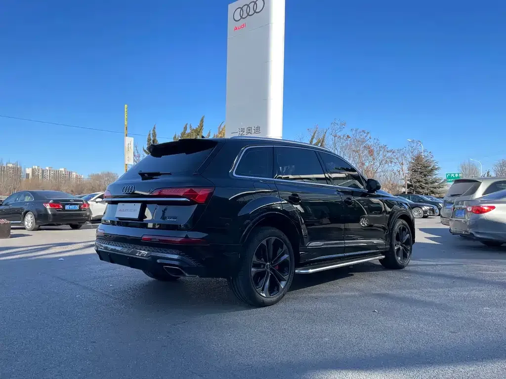 Audi Q7 — фото 3