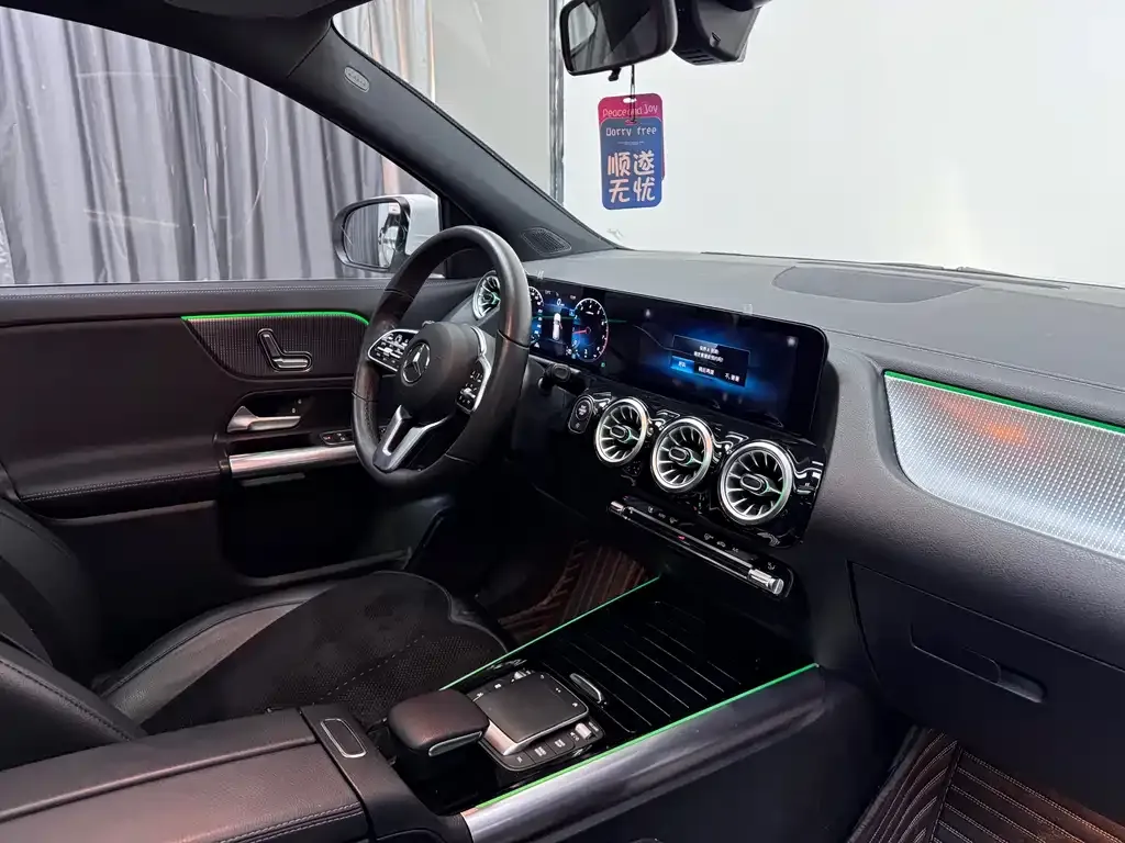 Mercedes-Benz GLA — фото 6