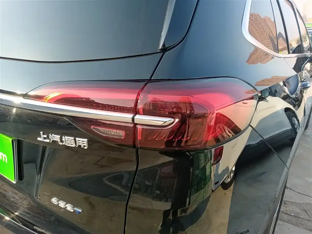 Buick Envision Plus — фото 2