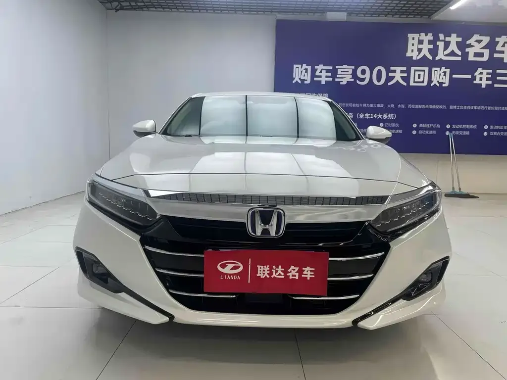 Honda Accord — фото 10