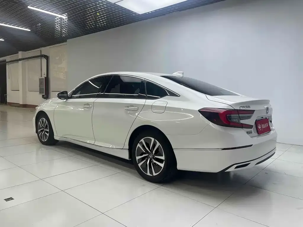 Honda Accord — фото 4