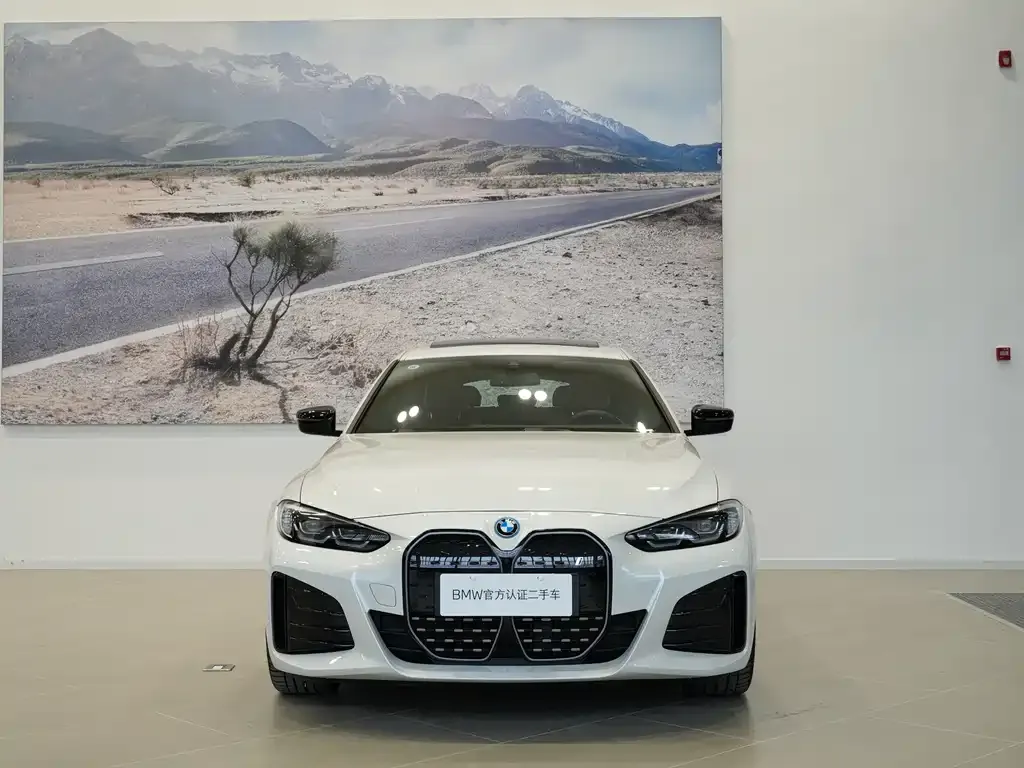 BMW i4 — фото 8