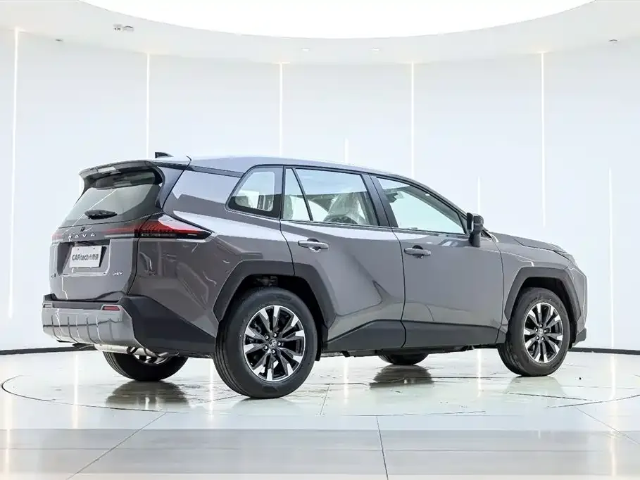 Toyota RAV4 — фото 10