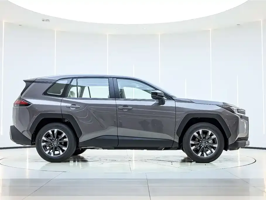 Toyota RAV4 — фото 3