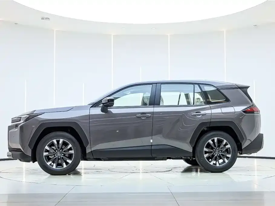 Toyota RAV4 — фото 5