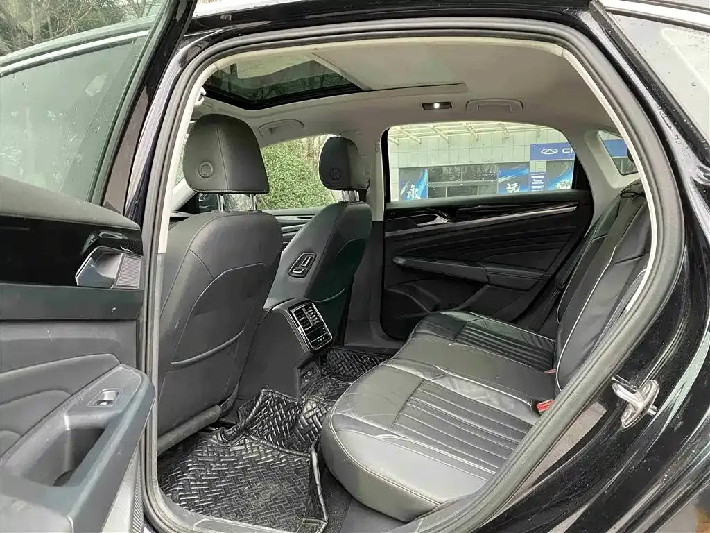 Volkswagen Passat — фото 4
