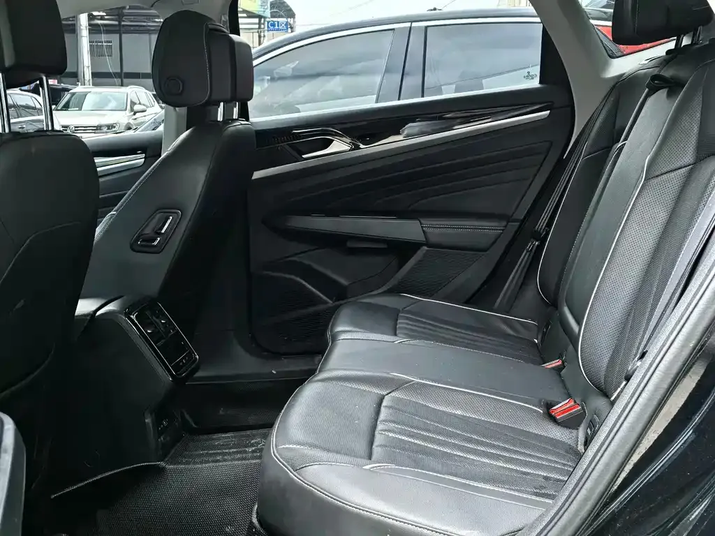 Volkswagen Passat — фото 5