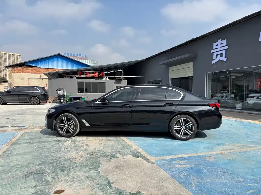 BMW 5 Series — фото 2
