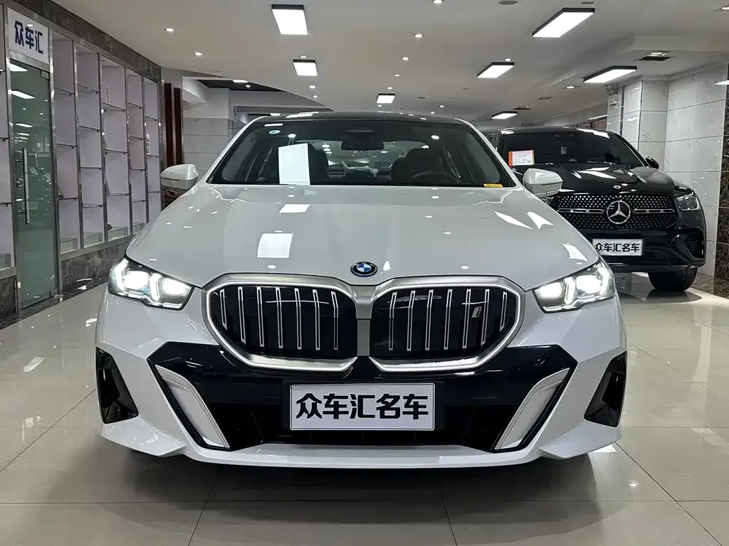 BMW i5 — фото 7