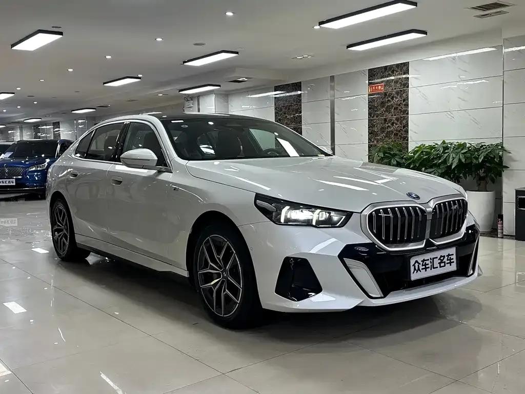 BMW i5 — фото 8