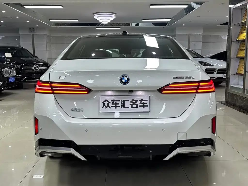 BMW i5 — фото 9
